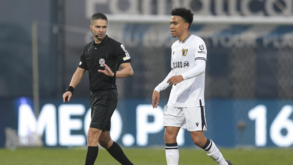 Gustavo Assunção e Rafael Barbosa absolvidos de possível caso de racismo, mas suspensos por um jogo