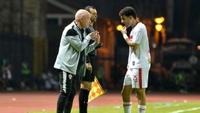 Zamalek vence e fica perto do título no Egito