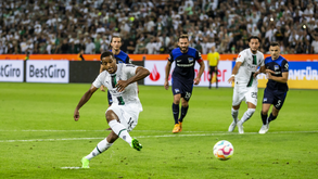 Mönchengladbach bate Hertha e assume liderança provisória da Bundesliga