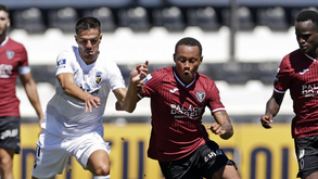 A crónica do Farense-Ac. Viseu, 2-2: Justiça chegou depois de três tiros nos ferros