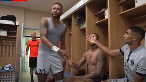 A festa no balneário do PSG depois da goleada ao Lille de Paulo Fonseca