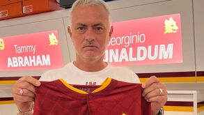 Mourinho e a lesão de Wijnaldum: «Às vezes o futebol pode ser uma merda e as pessoas também»