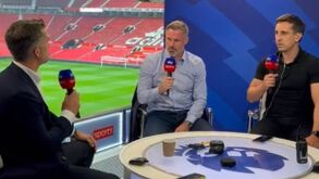 Carragher diz que 'este Man. United é horrível' e que o Liverpool vai ganhar 'por seis ou sete'  