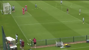 Douglas Luiz marcou canto direto no treino e um dia depois... fez o mesmo no jogo