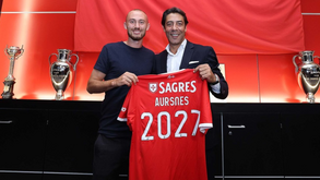 Benfica confirma contratação de Aursnes: os detalhes da transferência