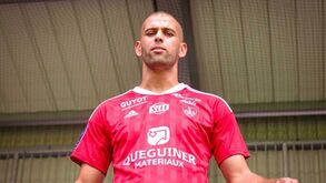 Slimani oficializado no Brest: «Senti que confiavam em mim e isso é o mais importante»