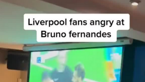 Adeptos do Man. United deliciados com vídeo de fãs do Liverpool em fúria com... Bruno Fernandes