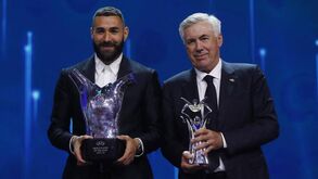 Carlo Ancelotti vence prémio de treinador do ano da UEFA, Benzema melhor jogador