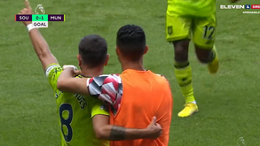 Bruno Fernandes fez o golo da vitória para o Man. United e foi festejar com Ronaldo: veja o momento