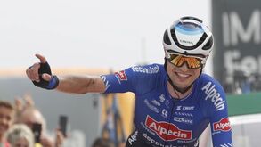 Jay Vine vence 8.ª etapa, Evenepoel segue de vermelho e João Almeida sobe na classificação