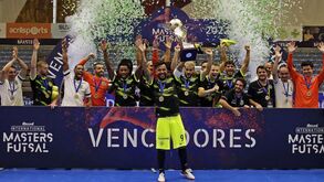 Sporting faz bis no Record International Masters Futsal