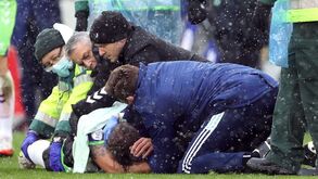 Central inglês termina carreira após sofrer grave lesão na cabeça em novembro de 2021