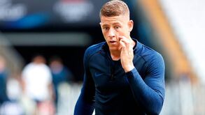 Os adeptos nem acreditaram: Ross Barkley assina pelo Luton Town após 'exílio' em França