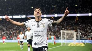 Corinthians, de Vítor Pereira, regressa aos triunfos na receção ao Bragantino