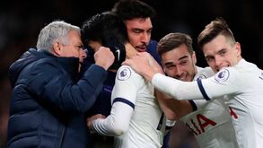 Harry Winks: Bom menino, amigo dos idosos e autor daquele golo fenomenal