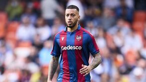 Roger Schmidt trava contratação de Rúben Vezo