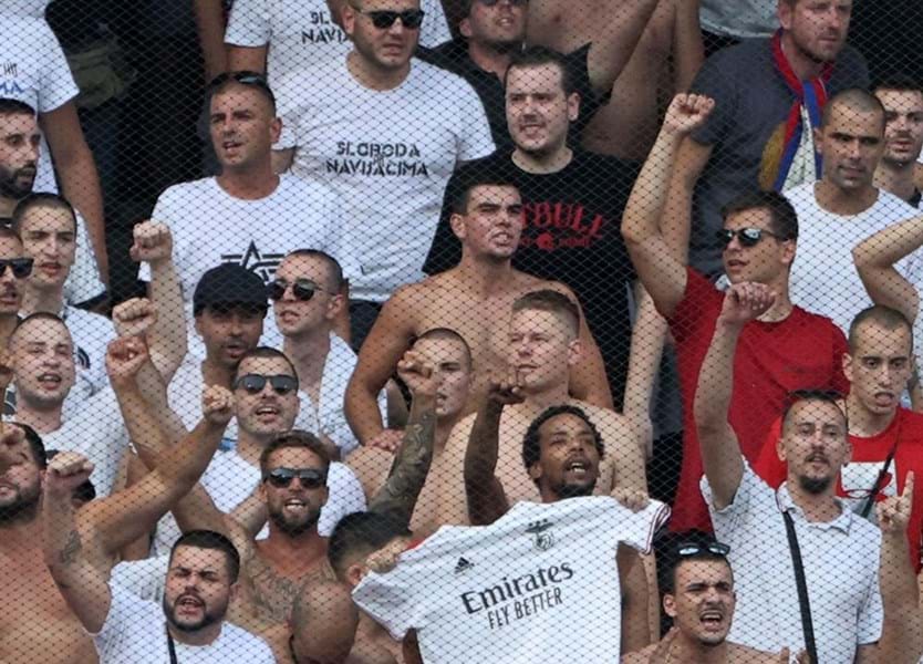 Jogadores do Hajduk Split agredidos pelos próprios adeptos após derrota no  campeonato - Futebol Internacional - SAPO Desporto
