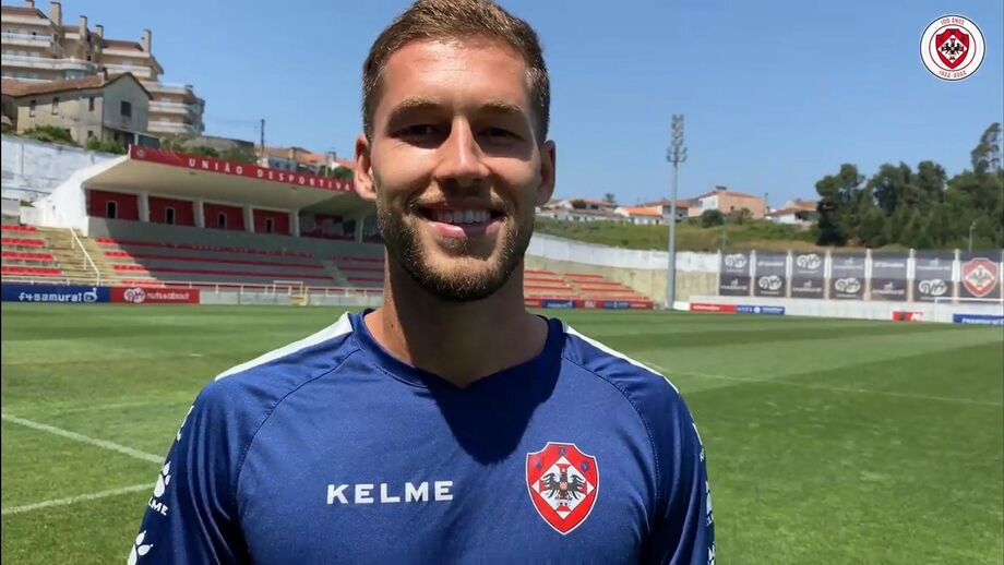 Zé Pedro apresentado como reforço da UD Oliveirense
