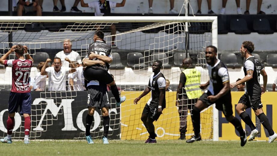 Farense-Torreense, 2-1: penálti aos 90'+11 dá vitória aos algarvios em jogo com final eletrizante
