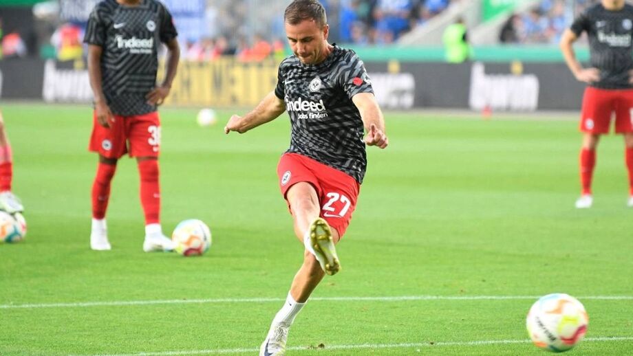 De 'Judas' ao yoga, sem esquecer Schmidt: Götze volta à Bundesliga para ser feliz