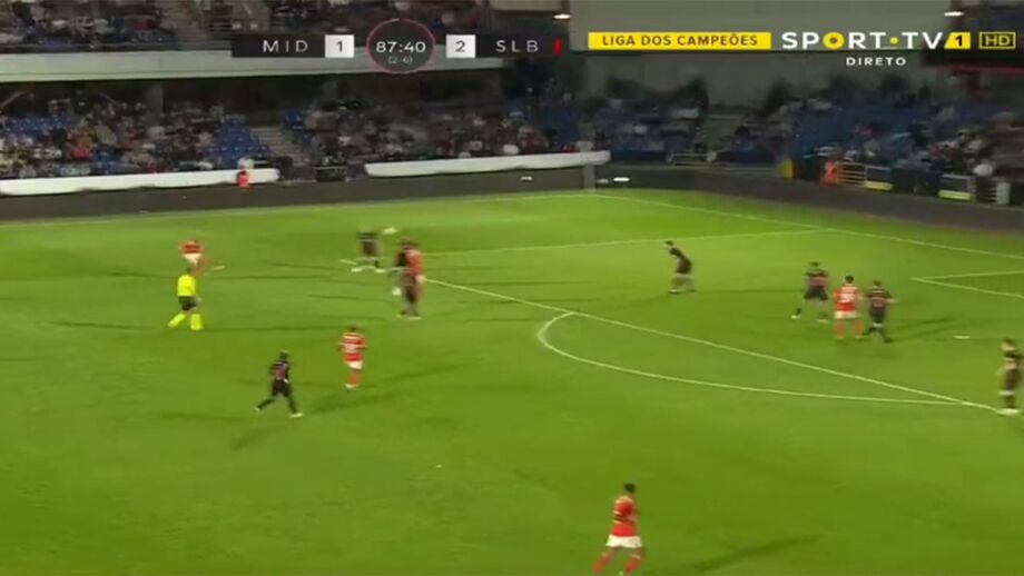 O golaço de Diogo Gonçalves que sentenciou a vitória do Benfica na Dinamarca