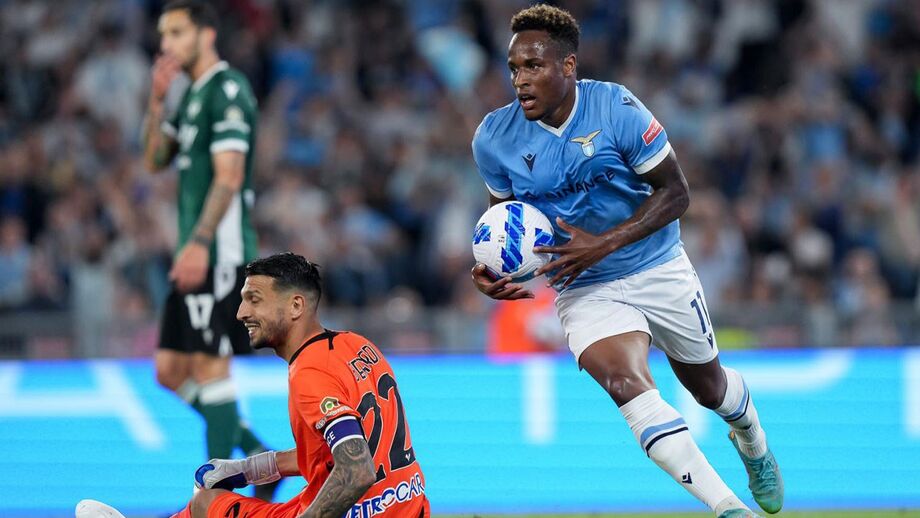 Treinador do Burnley assume interesse em Jovane: «É uma opção que temos»
