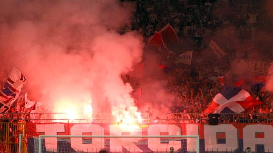 V. Guimarães-Hajduk Split termina com desacatos, lançamento de cadeiras e  agressões