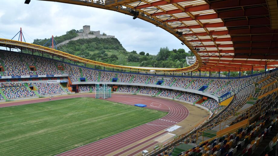 Casa cheia em Leiria para jogo com o Benfica