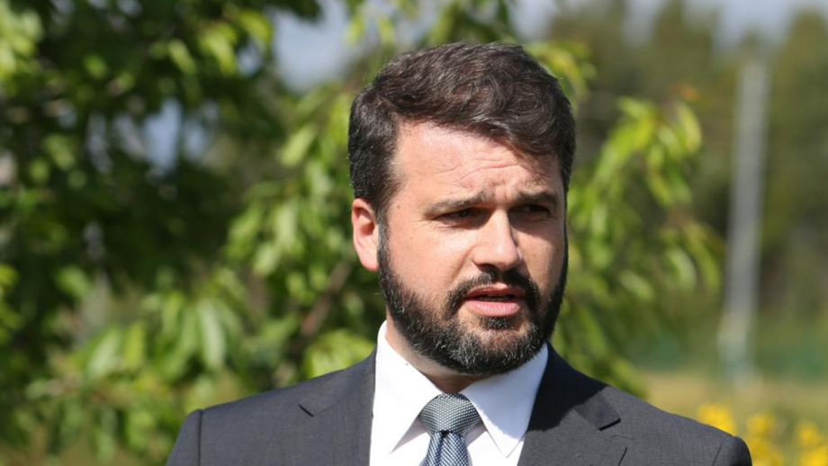 Governo acompanha