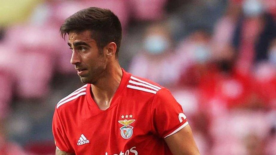 Rodrigo Pinho nas contas e João Victor de fora da lista de jogadores inscritos para o playoff da Champions