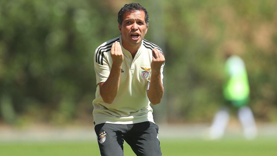 Treinador do Benfica B pede