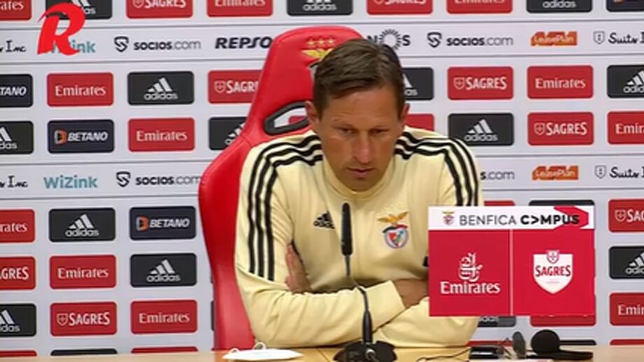 Treinador do Benfica diz-se focado no jogo da pré-eliminatória da Champions e não em boatos