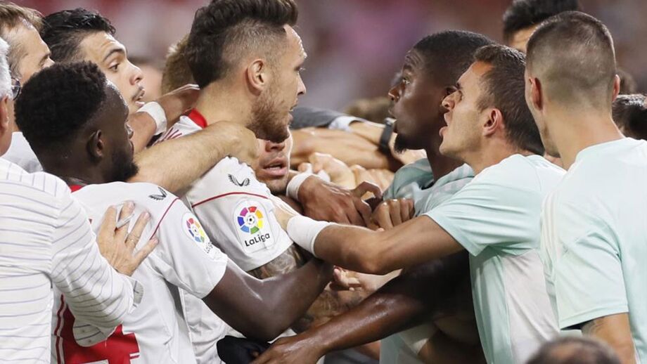 Jogo acabou em tremenda confusão