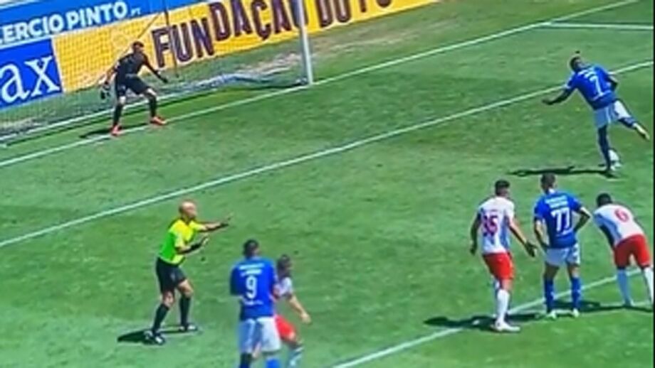 Tal como Arthur Cabral, o extremo não foi convocado pelo treinador alemão para a estreia do Benfica no campeonato