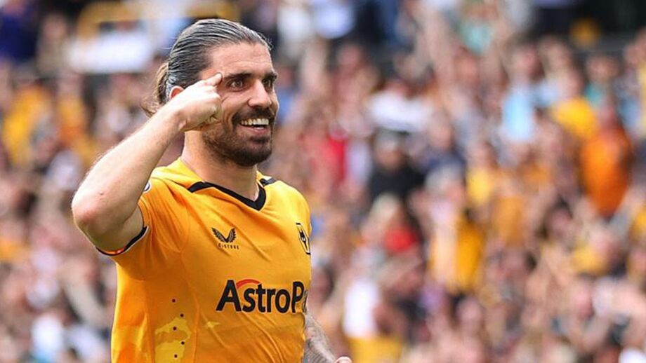 Rúben Neves festeja grande golo