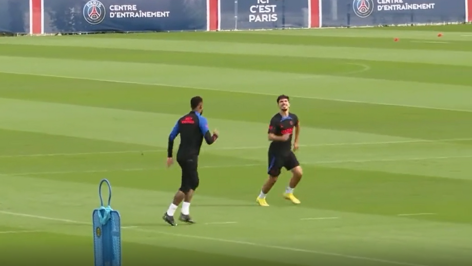 Português e brasileiro com momento relaxado no treino de preparação para o jogo com o Toulouse