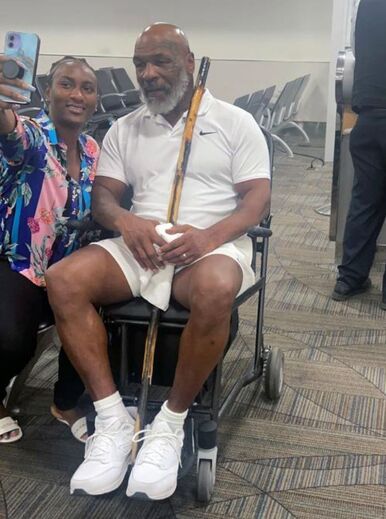 Mike Tyson, cadeira de rodas