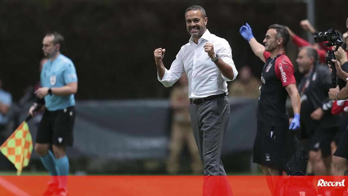 Artur Jorge e o jogo com o Nápoles: «Estamos no meio de um tudo ou nada» -  Sp. Braga - Jornal Record