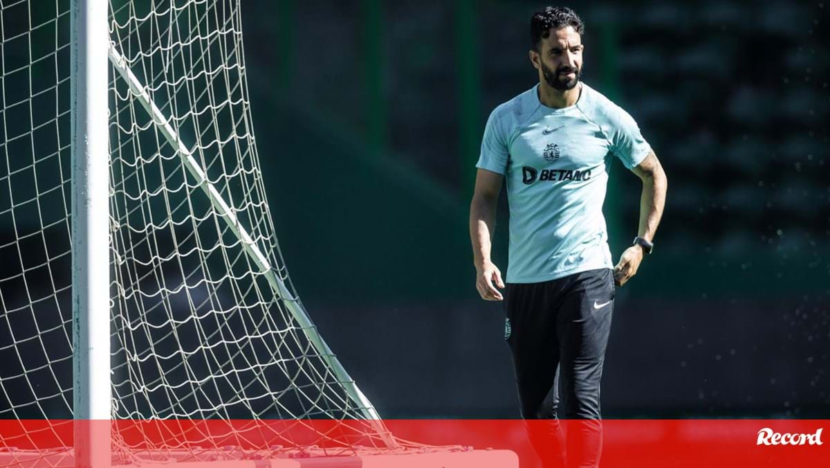 Rúben Amorim Trabalhou Com 16 Jogadores Na Academia Sporting Jornal Record 