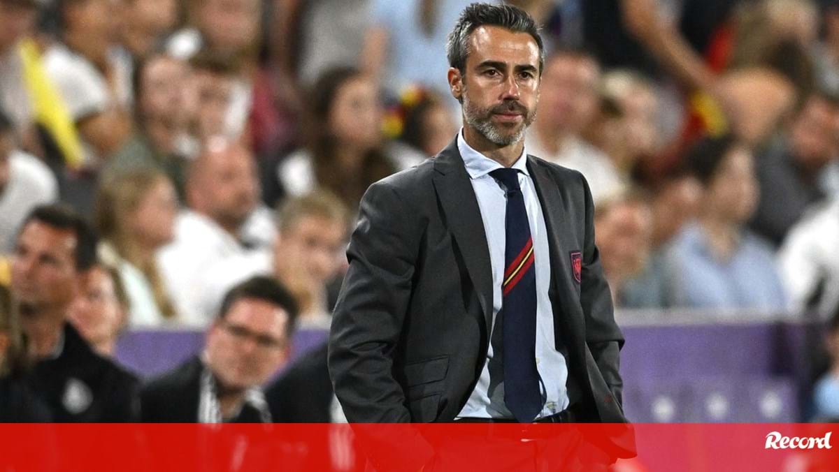 Polémica en la selección española femenina de fútbol: 15 jugadoras se niegan a jugar si sigue el entrenador