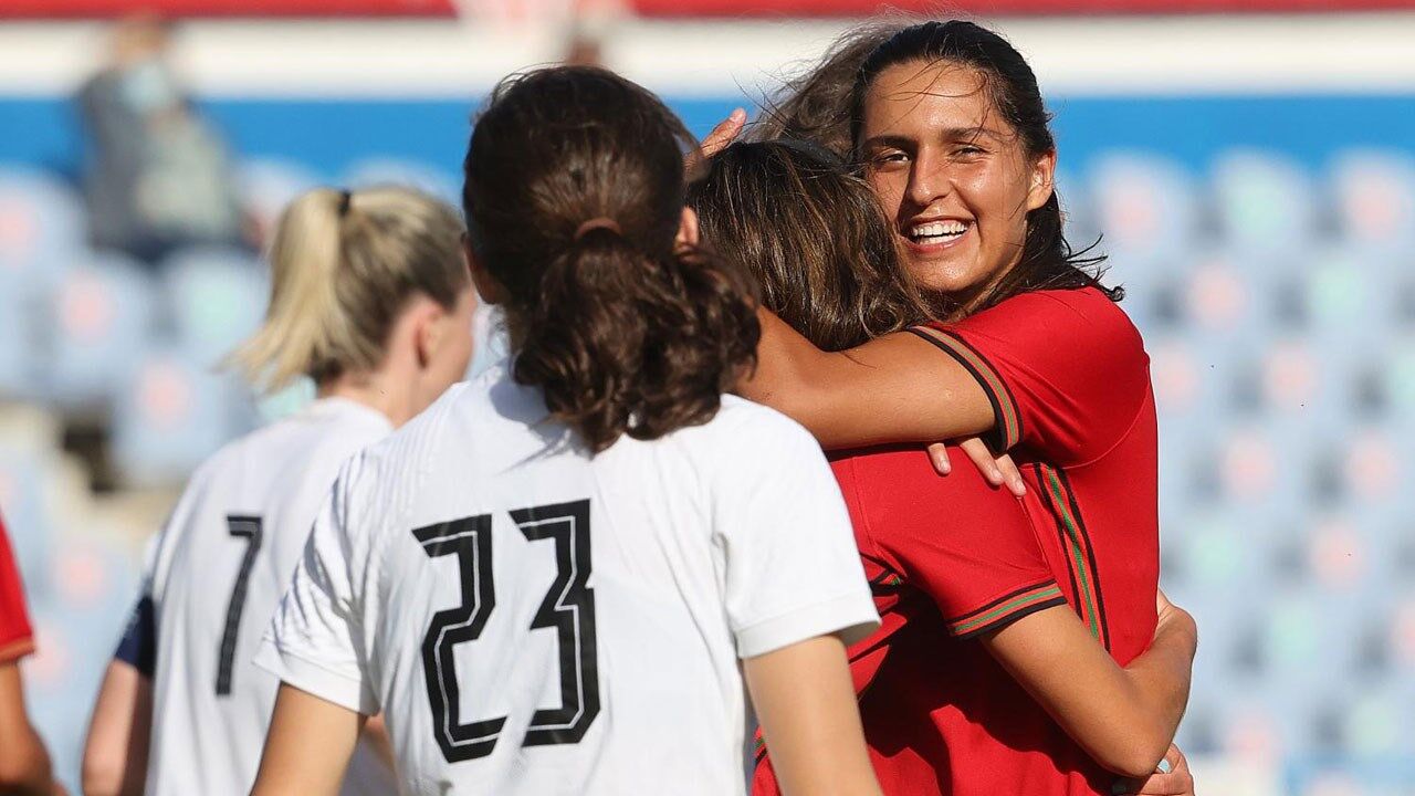 Portugal jogo 'play-off' do Mundial 2023 feminino em Vizela e Paços de  Ferreira —