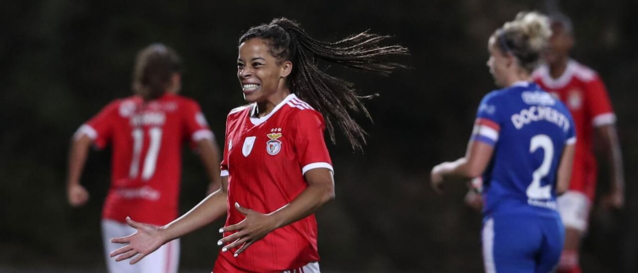 Jéssica Silva entrou e sentenciou o jogo