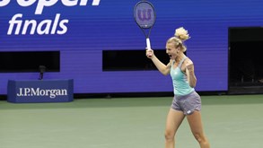 Katerina Siniakova surpreende Elena Rybakina e conquista torneio de Portoroz