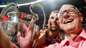 Pai de Henderson não volta ao futebol: «Depois dos confrontos de Paris disse basta»