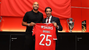 Brooks já equipa à Benfica e é o sócio número 303.016 das águias