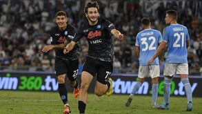 Nápoles vence em casa da Lazio e junta-se ao AC Milan na liderança