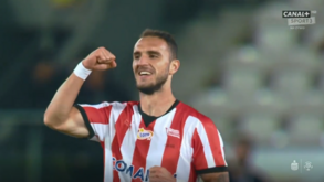 Lance insólito na Polónia: avariou o placard do jogo e… festejou como se tivesse marcado