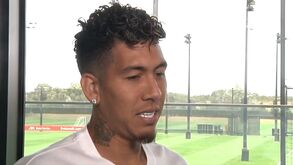Firmino 'avisa' Darwin no Liverpool: «Vou dar o meu melhor para jogar sempre»