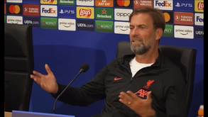A reação 'acesa' de Klopp a pergunta de jornalista: «Não estou aqui para te dar manchetes»