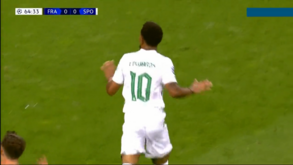 Sporting na frente em Frankfurt: Edwards marca após jogada coletiva